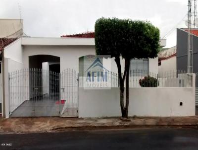 Casa para Venda, em Marília, bairro Jardim Monte Castelo, 4 dormitórios, 4 banheiros, 1 suíte, 3 vagas